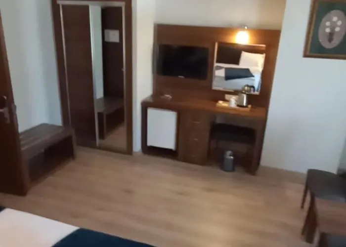 Rhiss Hotel Bostanci