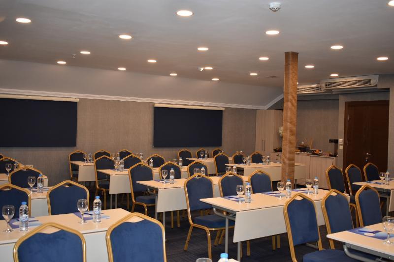 Rhiss Bostanci 4* Стамбул
